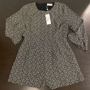 Womens Sage the Label Navy Floral Romper.Size medium